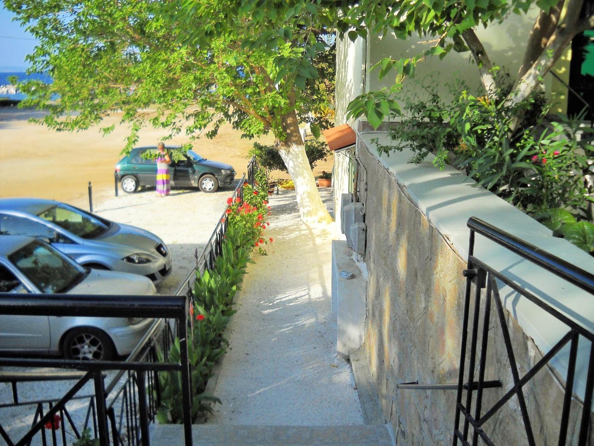 Melina Apartment Loutrópolis Thermís エクステリア 写真