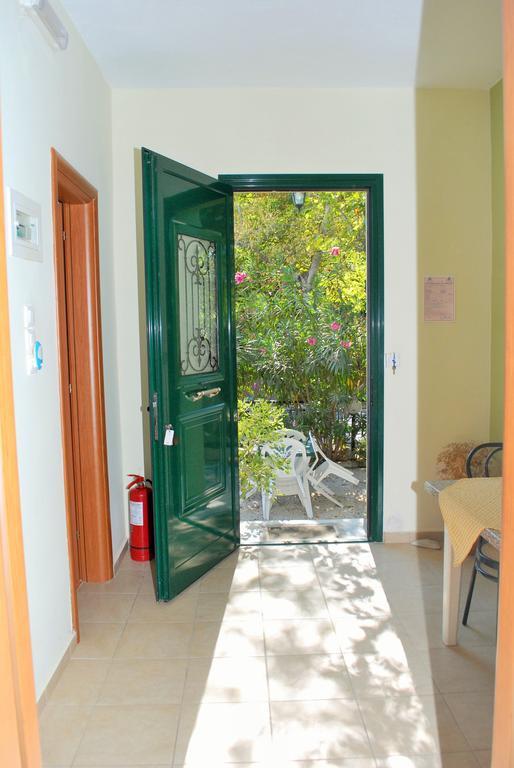 Melina Apartment Loutrópolis Thermís 部屋 写真